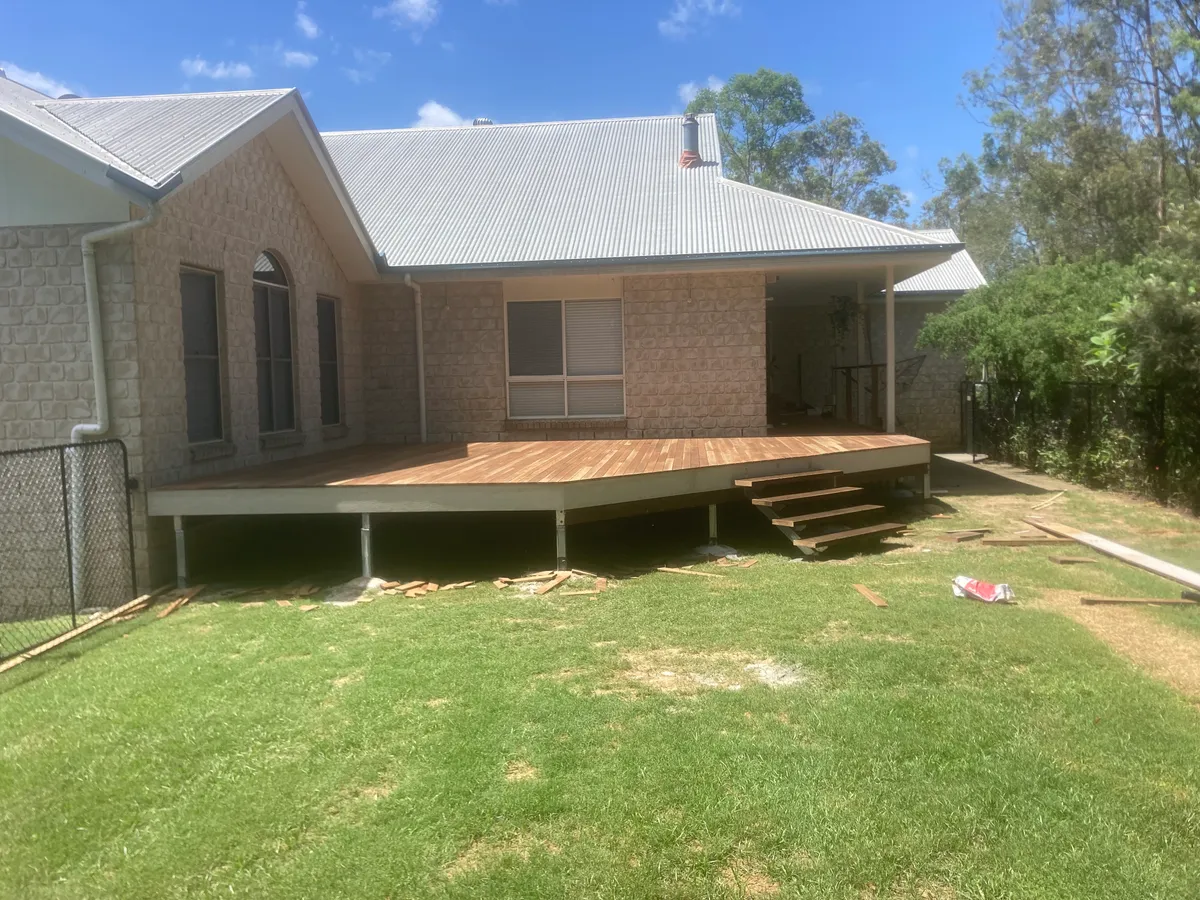 Front view of deck 2