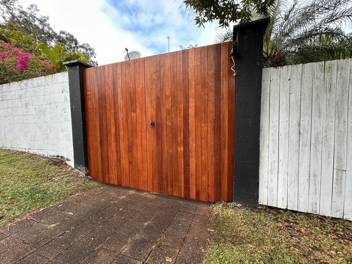 Gate from the front